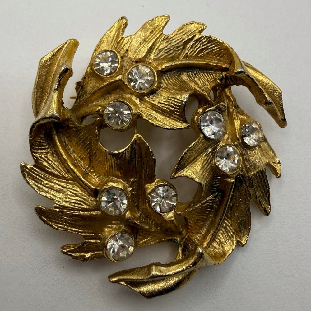 Vintage Gold Tone Rhinestone Leaf Brooch Pin Textured Openwork Statement 1,5”